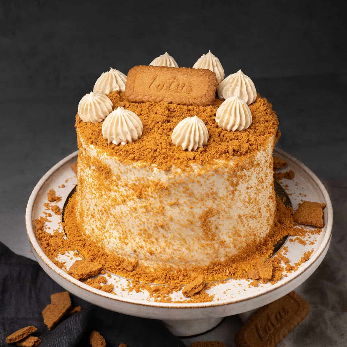 Lotus Biscoff Cake